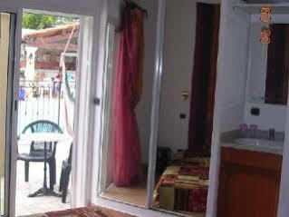 Chambres Dhotes Villa La Morena 발로리스 외부 사진